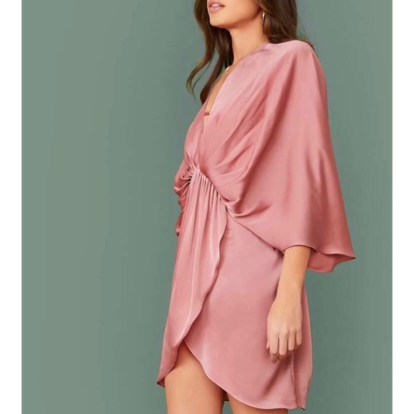 5⭐️ Caitlín Cocktail Satin Dress - Picture 2 of 7